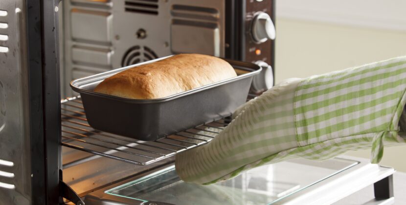 Can You Put an Aluminum Pan in a Toaster Oven?